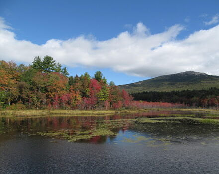 Mount Monadnock in autumn (photo © Doug Kerr)