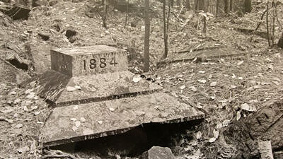 A memorial at Mason Quarry (photo © Miki Clements)