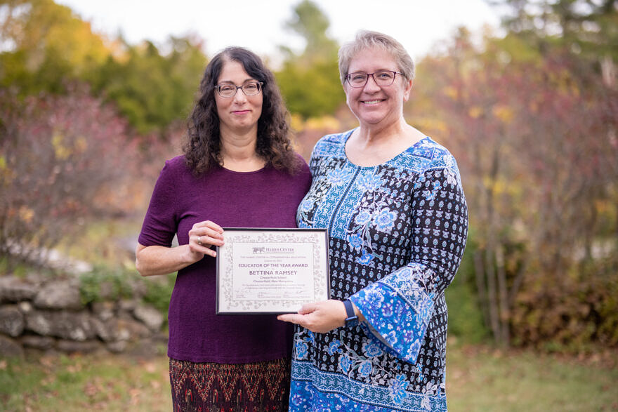 Tina Ramsey and Chesterfield Principal Sharyn D'Eon (photo © Ben Conant)