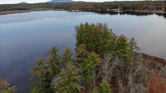 Sip Pond Peninsula Trail (photo © Monadnock Conservancy)