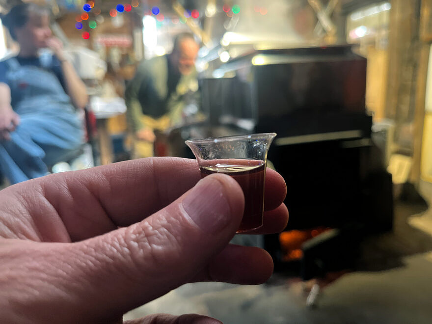 A sip of syrup. (photo © Russ Cobb)